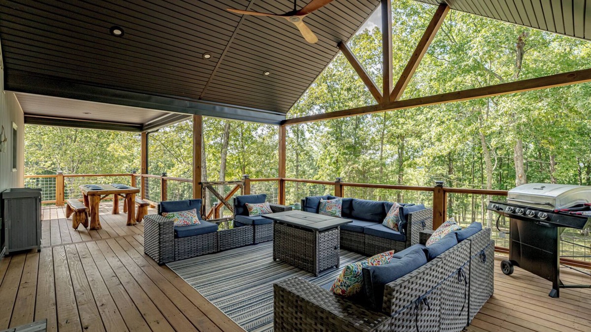 Falls of Rough House | Porch-lovers Paradise! SLEEPS 11-12. Multiple fire pits. Only 0.8mi to boat ramp