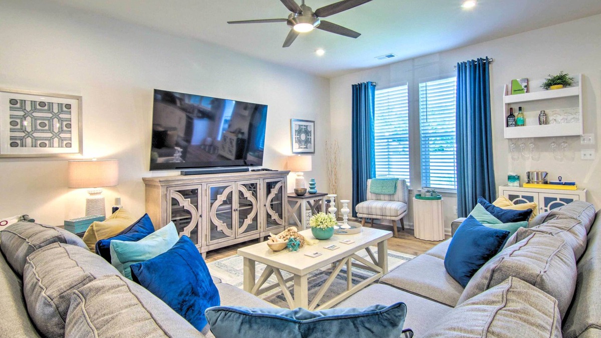 Millville House | Porch + Pool Access: Millville Townhome!