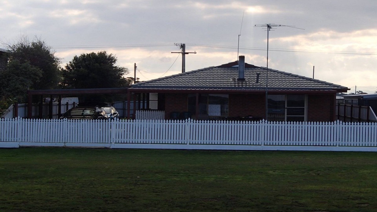 Port Albert House | Port Albert Holiday House, great for families, with an awesome water view.