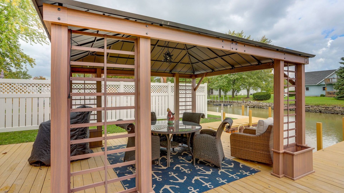 Port Clinton House | Port Clinton Home w/Private Dock + Gazebo!