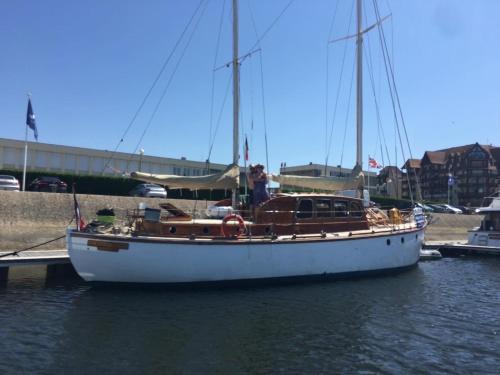 Deauville Boat Rental | Port Deauville Yacht vintage