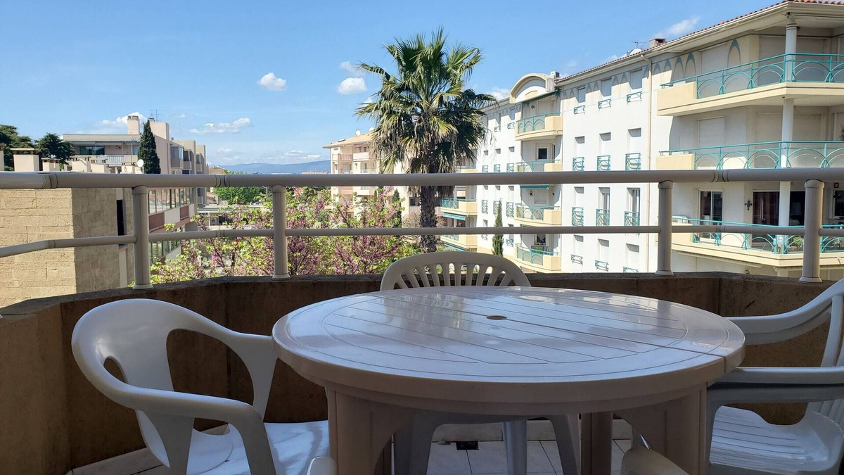 Frejus Port Apartment | Port FREJUS Studio with sleeping area of ​30 m2 for 2 Adults 2 Children with quiet balcony on the garden side