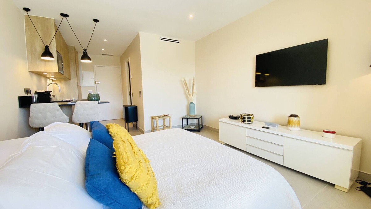 Port Grimaud Apartment | PORT-GRIMAUD Seafront Studio Fully renovated