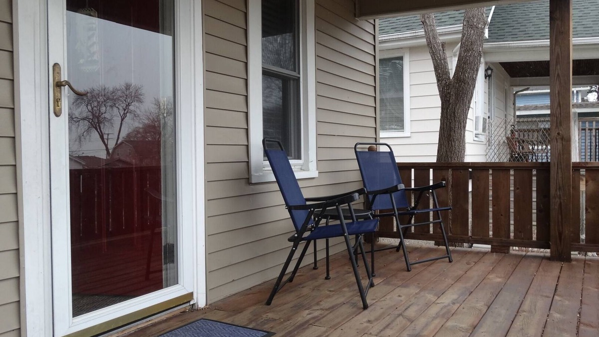 Port Huron House | Port Huron Lighthouse Beach Bungalow