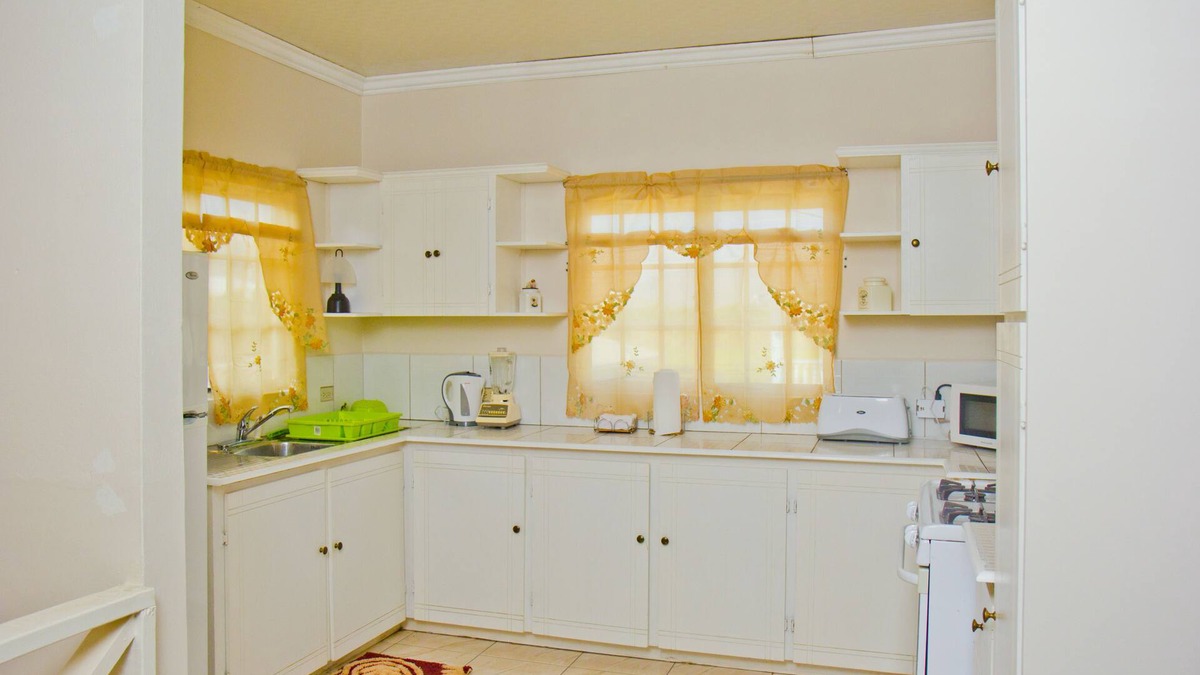 Piarco Apartment | Port of Spain Windy Guest Apartment
