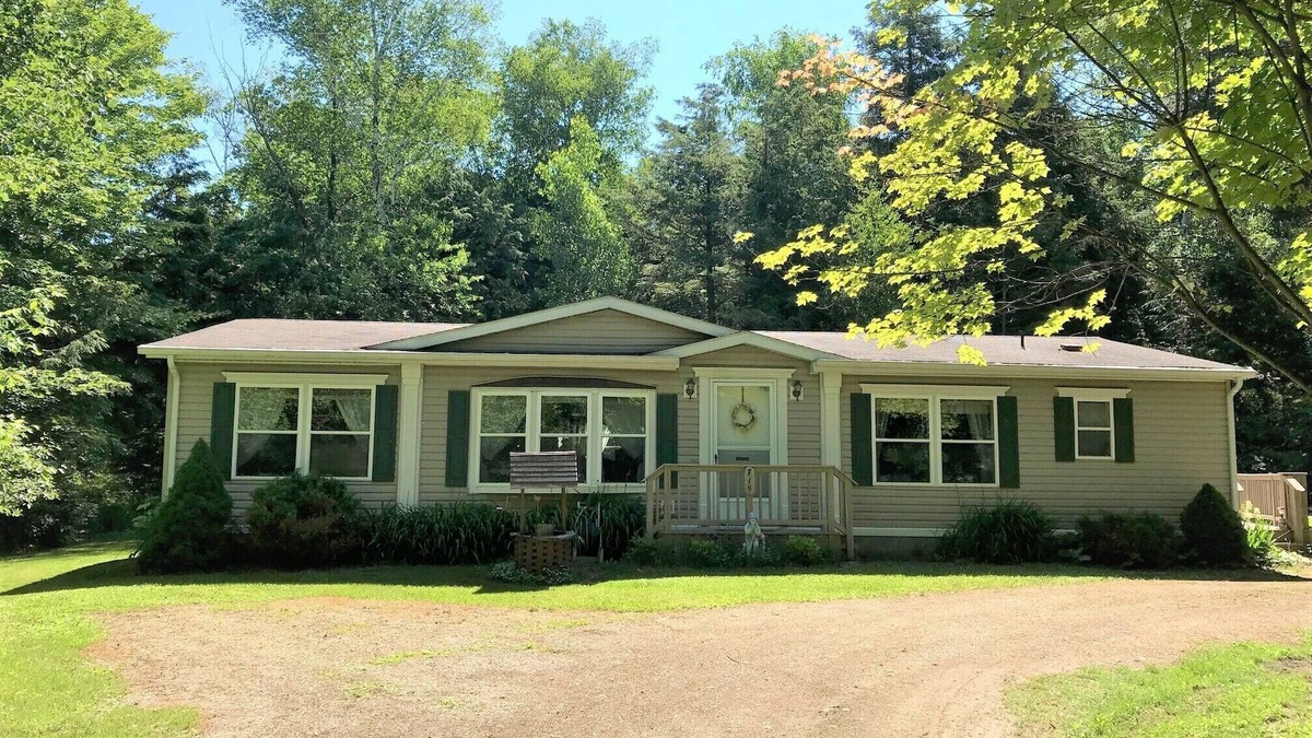 Port Sanilac House | Port Sanilac - Lexington area, Country Setting "Home Away from Home"
