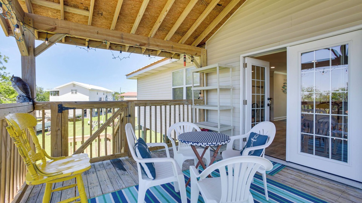 Port Sulphur House | Port Sulphur Retreat w/2 Balconies & Bayou Access