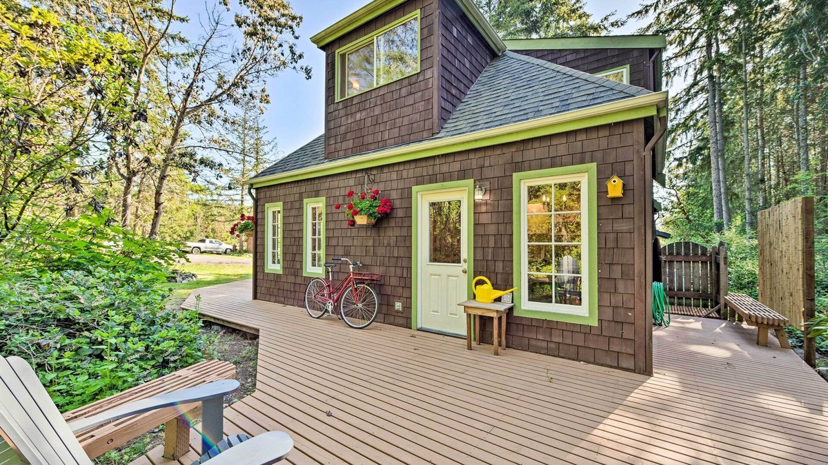 Adelma Beach Cottage | Port Townsend Cottage Near Wineries & Golf