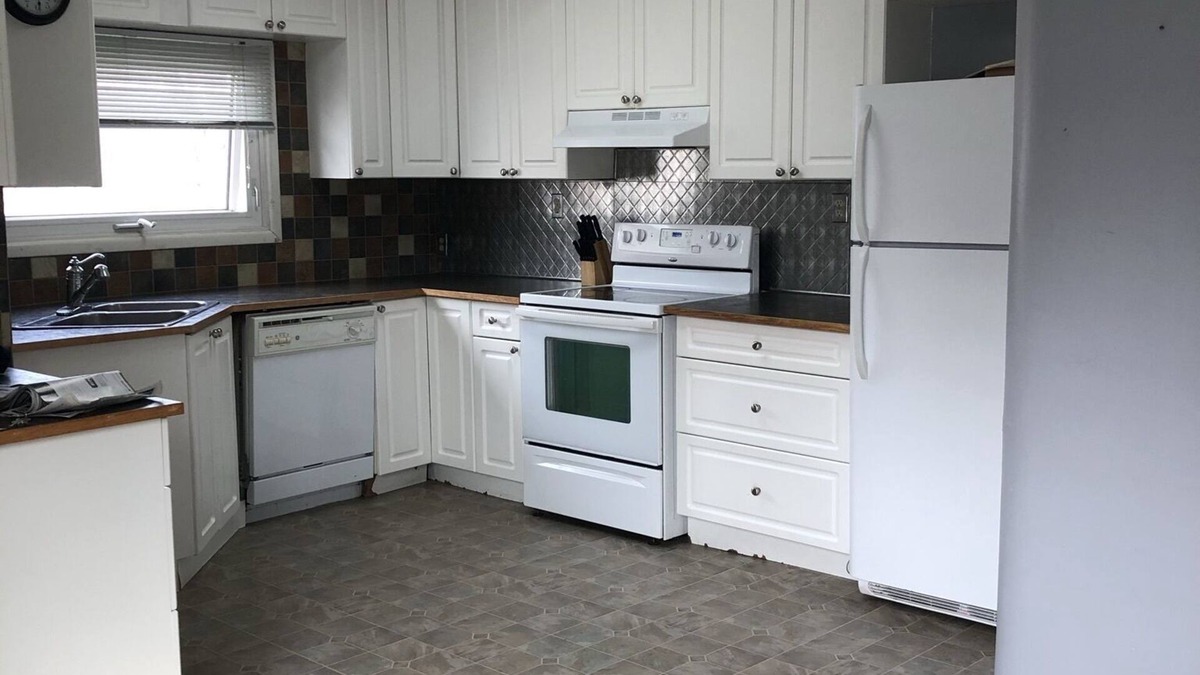 Portage La Prairie House | Portage la Prairie Main Floor Suite