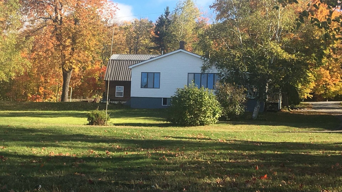 Portage Lake Cabin | Portage Lakeside Cabins, The Cottage