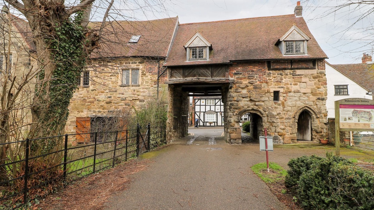 Polesworth Apartment | PORTER'S LODGE, pet friendly, character holiday cottage in Polesworth