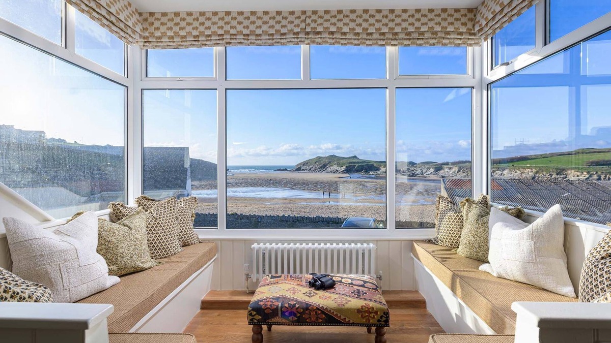 Porth House | Porth Beach House is a laid-back coastal pad with front-row views of Porth beach sleeps 10