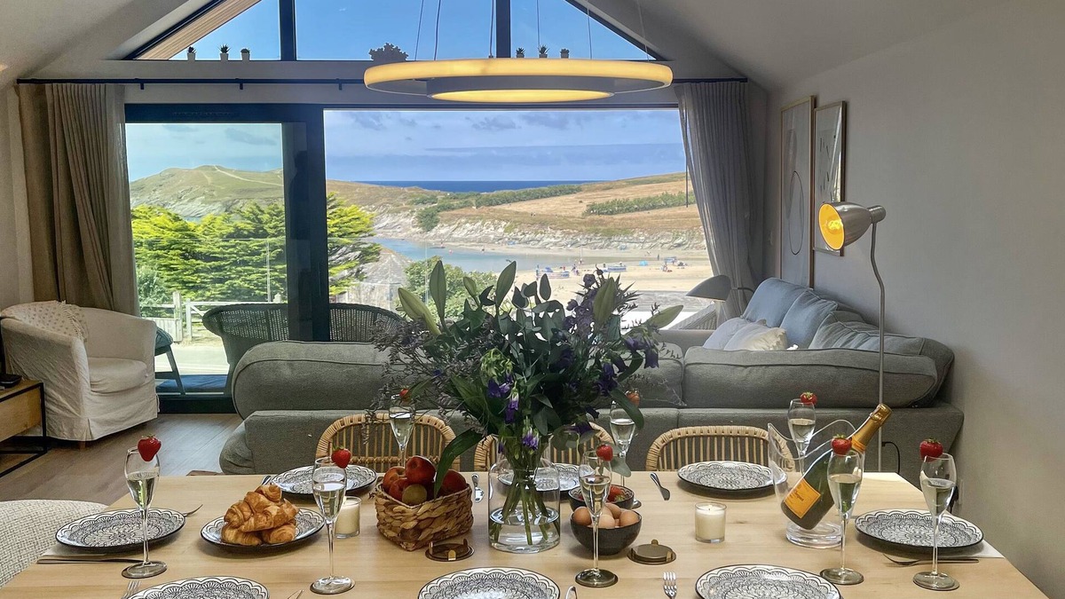 Porth Cottage | PORTH BEACH, pet friendly, country holiday cottage in St Columb Minor