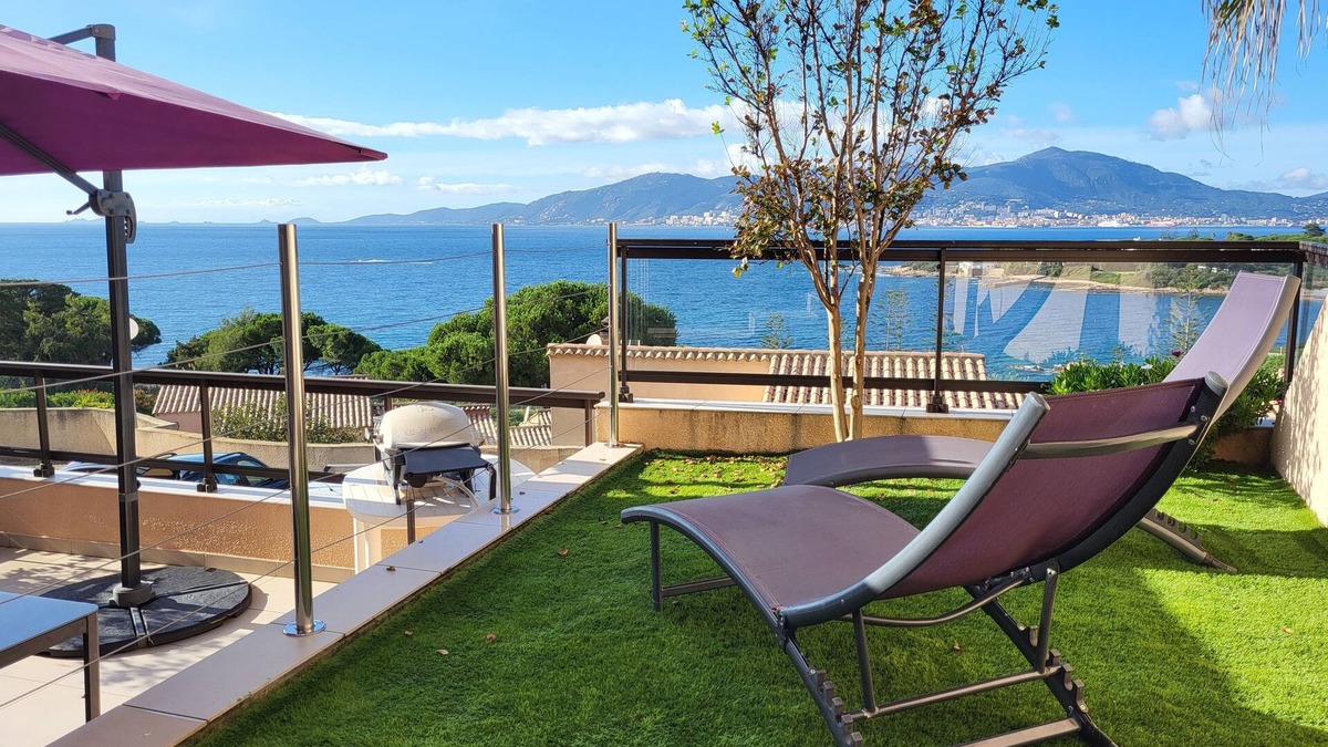Porticcio Apartment | Porticcio: T2 45m2, terrace, walking distance to the beach, king-size bed 180 cm, wifi (fiber)