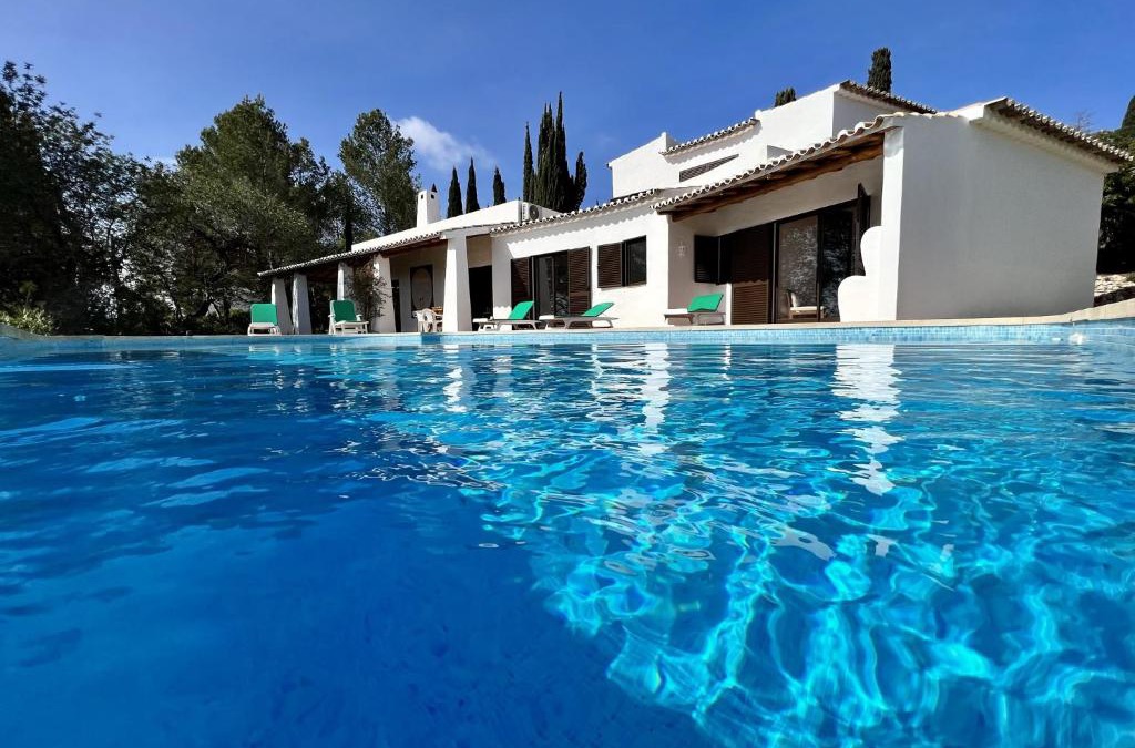 Alcalar Villa | Portimão Bellevue Villa With Pool by Homing