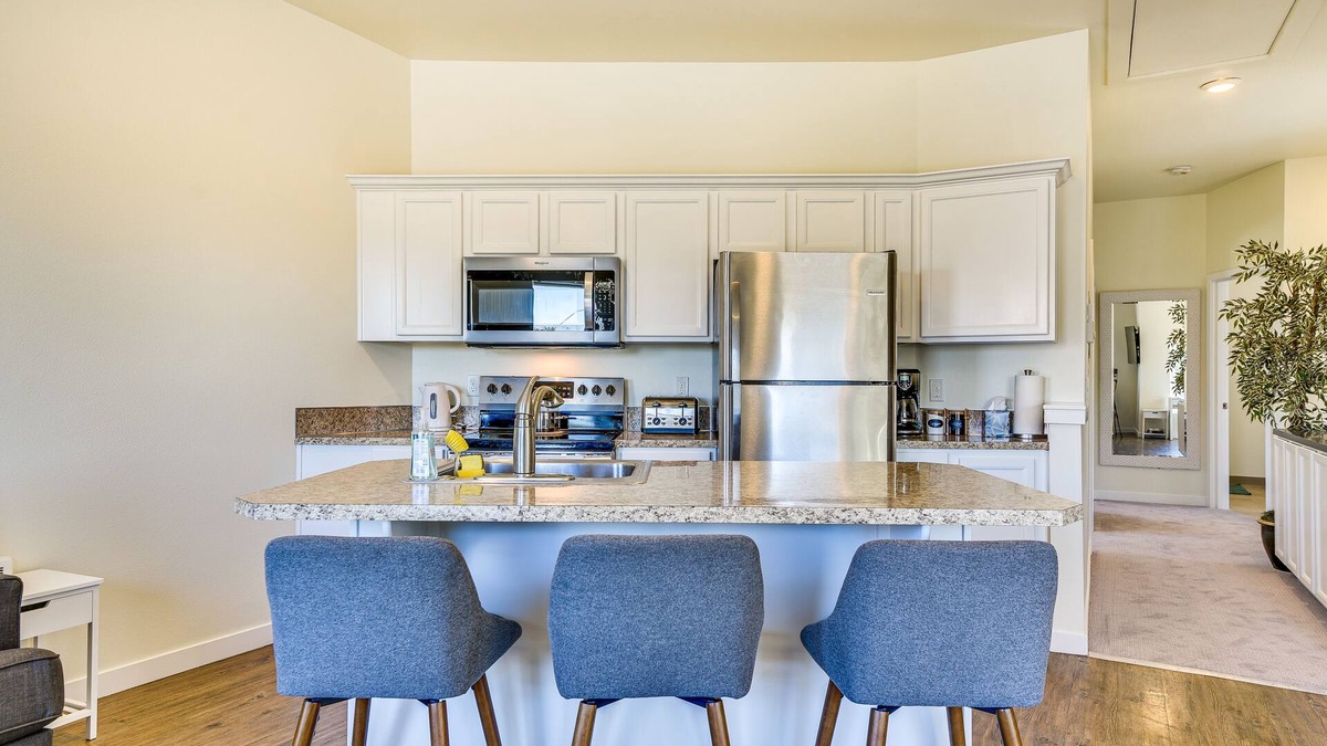 Corbett - Terwilliger - Lair Hill Apartment | Portland Apartment ~ 1 Mi to Downtown!