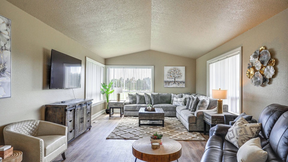 North Plains House | Portland Area Group Getaway: Hot Tub & Views!