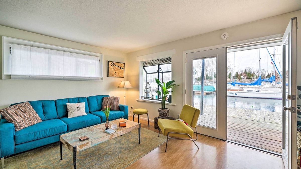 Bridgeton House | Portland Floating Home Getaway w/Sauna!