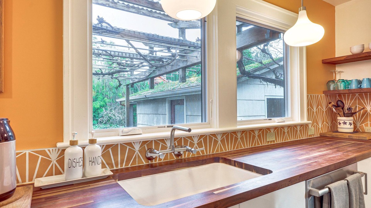 Overlook House | Portland Home w/Office Space Near Adidas HQ