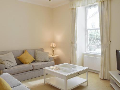 Troon House | Portland Villa