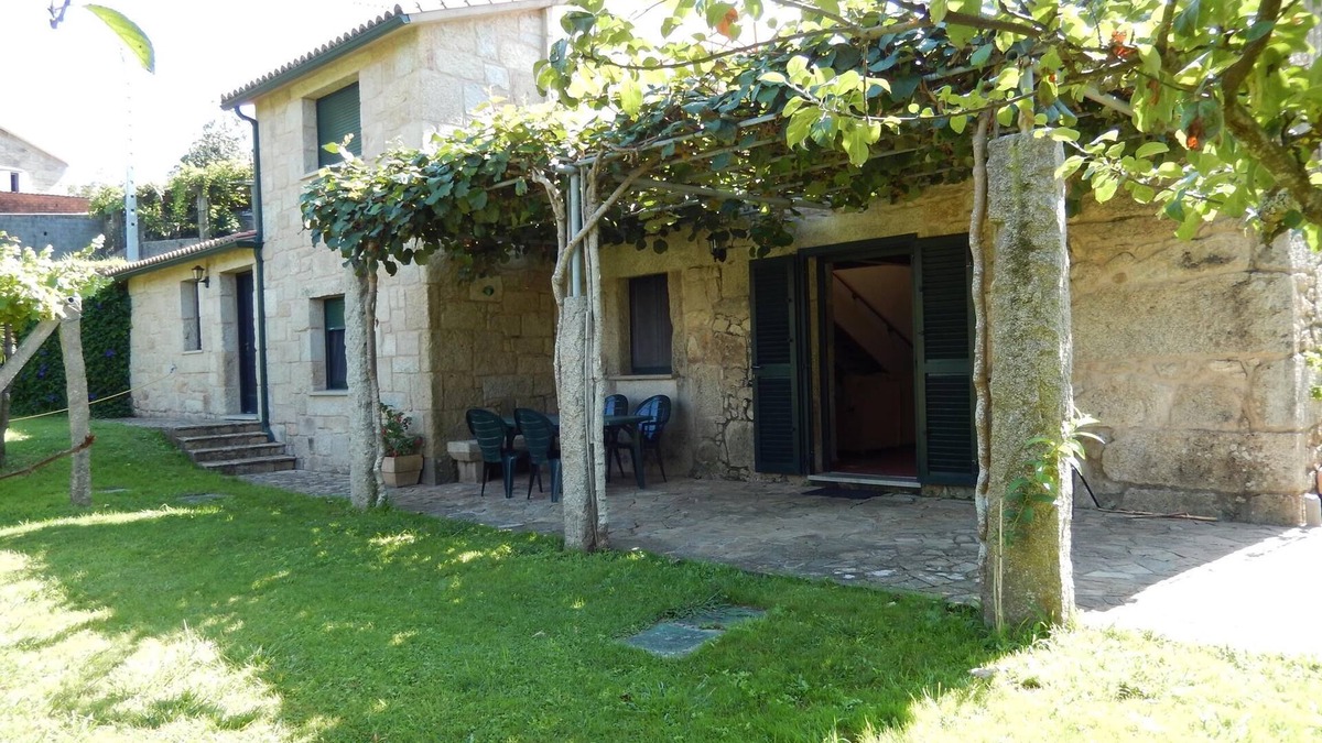 Porto do Son Cottage | Porto Do Son: Old country hause, refurbished with a 1.500 garden