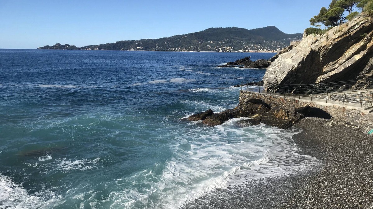Zoagli Apartment | Portofino sea view for couples visiting Liguria villages like 5 Terre