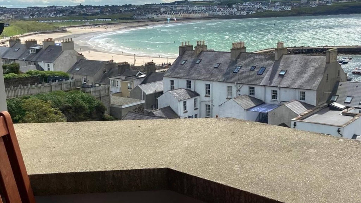 Portrush Apartment | Portrush penthouse with fantastic Atlantic views
