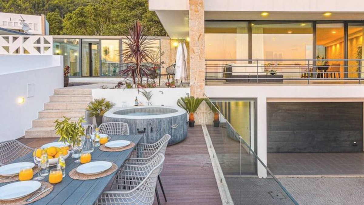 Carreco Villa | Portugal Active Sunset Beach Lodge | Heated Pool
