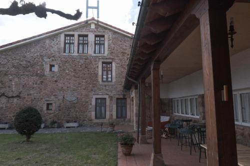Los Corrales de Buelna House | Posada la Estela de Barros