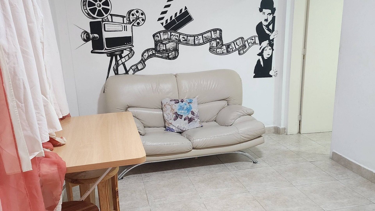 Valencia Apartment | @posada nahomi