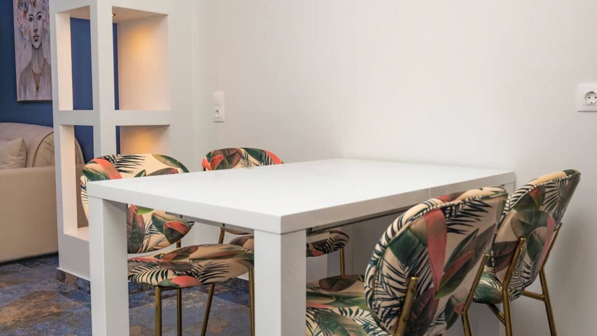 Katerini Apartment | Poseidon 5: Elegant 4th-Floor Retreat with Stunning Views and Modern Comfort!