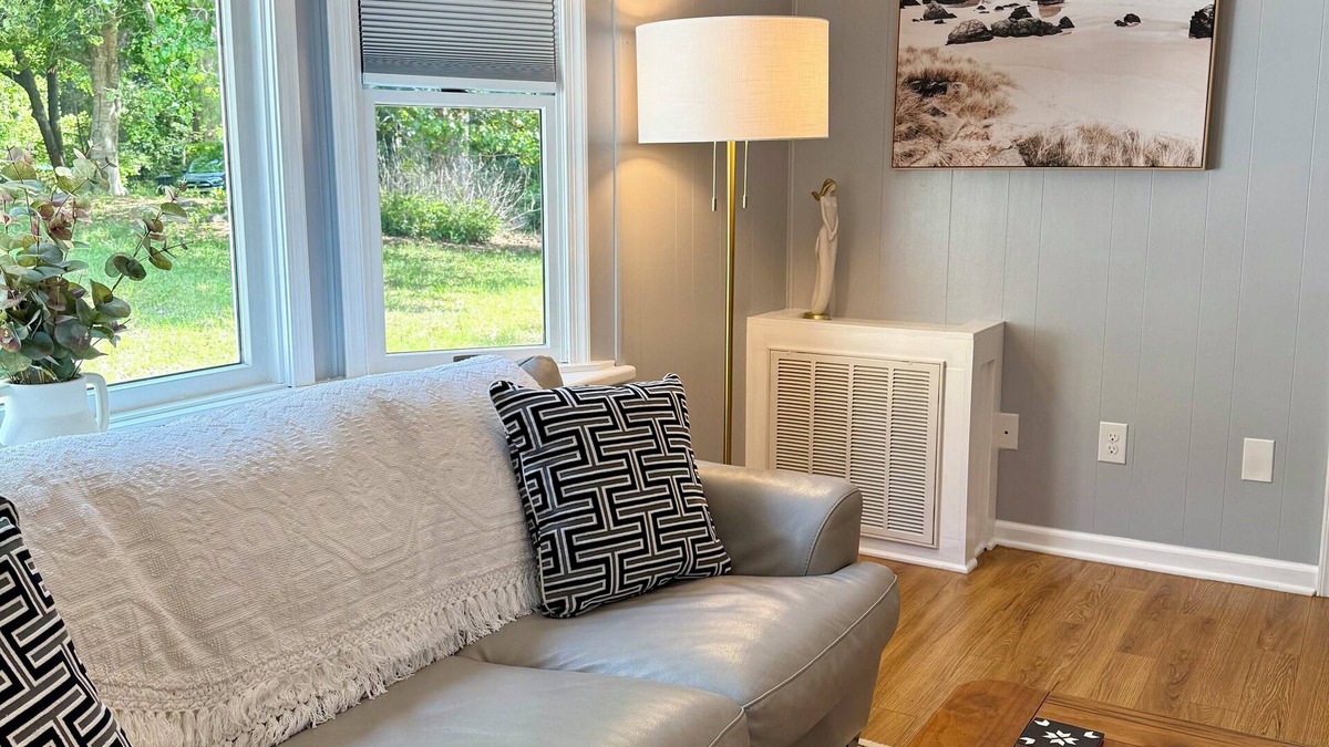 Southern Shores House | Poseidon’s Mini Getaway: Serene Outer Banks Retreat Near the Beach