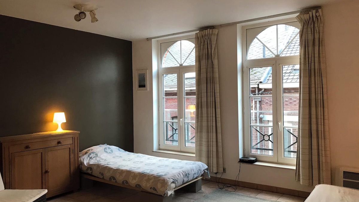 Gembloux Apartment | Posez vos Valises: Fonctionnel, Pratique et Lumineux