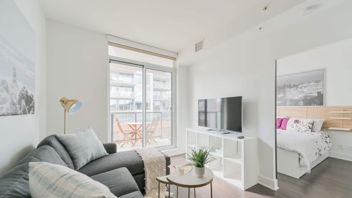 East Village Condo | Posh 2BR Condo near Stampede w/ Undrgrnd Parking
