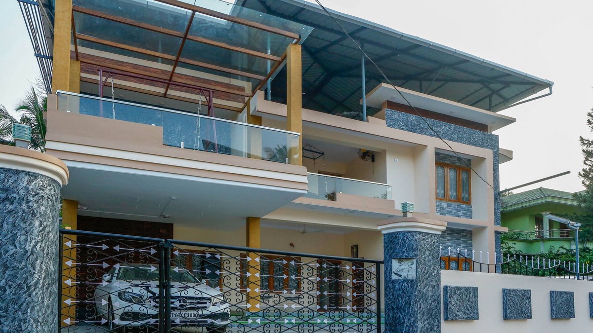 Thrissur House | Posh 6 BHK S at BELLJEM Homes in housing colony close to city
