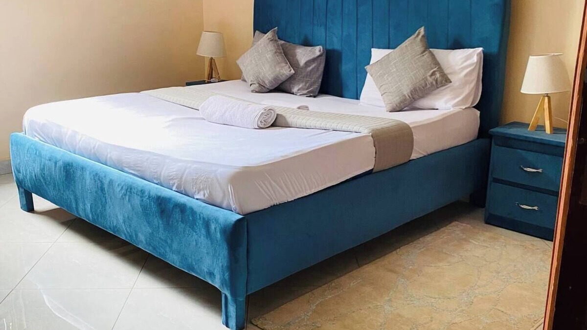 Kireka House | Posh Condo Near Metroplex Mall,Wifi,Dstv,Netflix