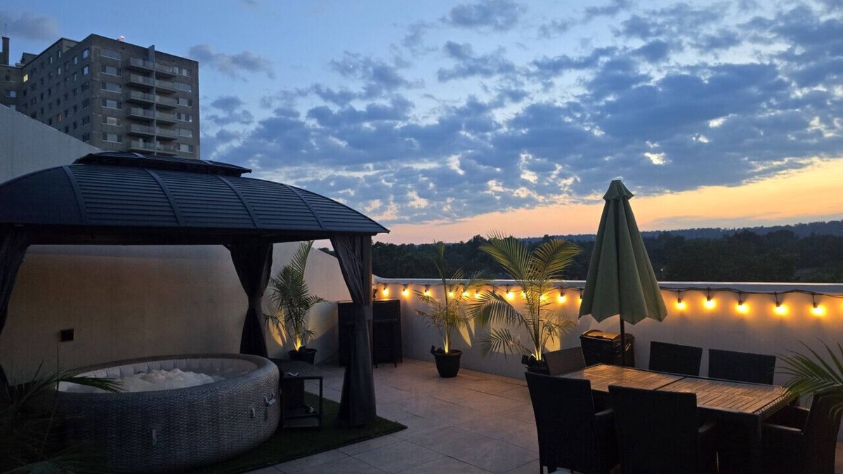 East Orange Apartment | Posh Couple's Suite-Private Patio w/jacuzzi