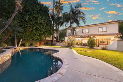 Sherman Oaks House | Posh Estate By Universal Studios