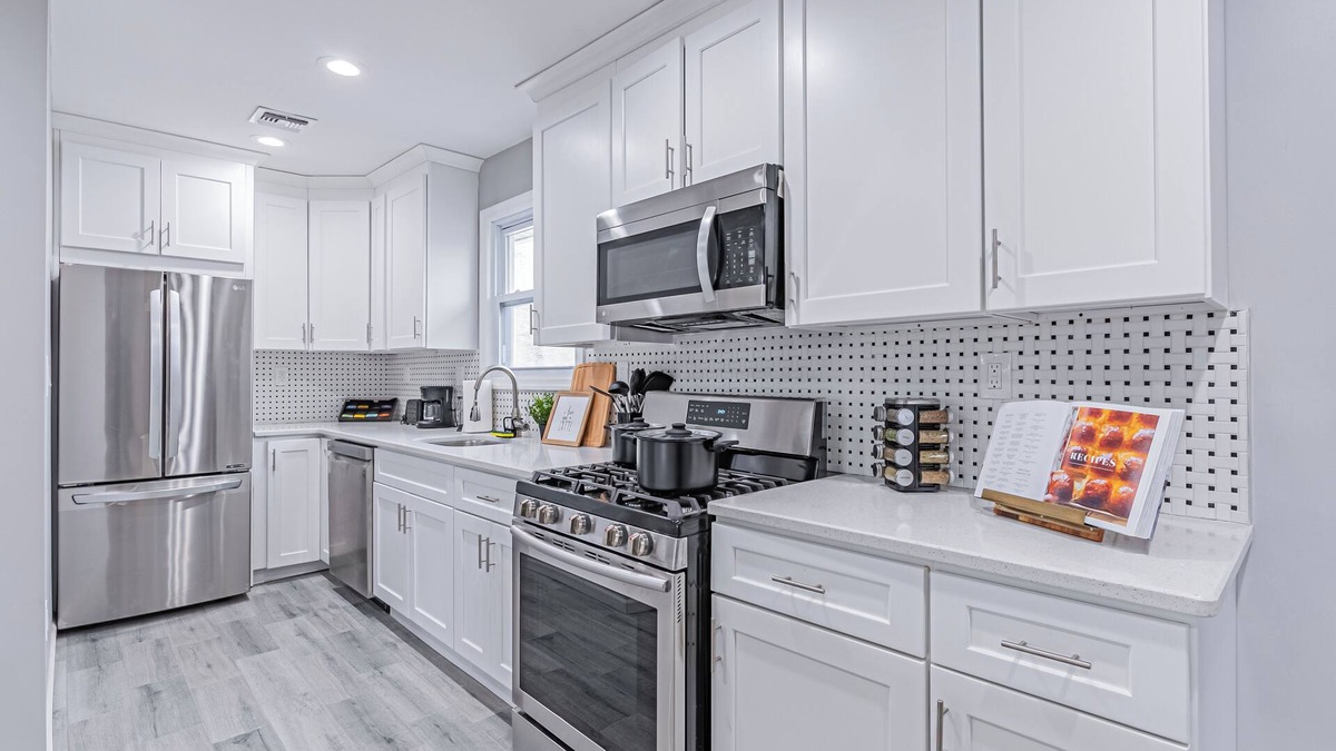 Scotch Plains House | Posh Living Spacious 4-bedroom Duplex Plainfield