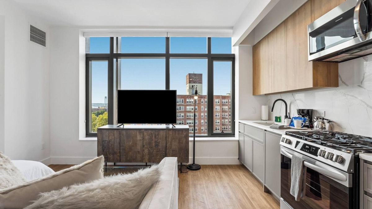 Bath Beach Apartment | Posh Studio with Luxe Amenities in Prime Location!
