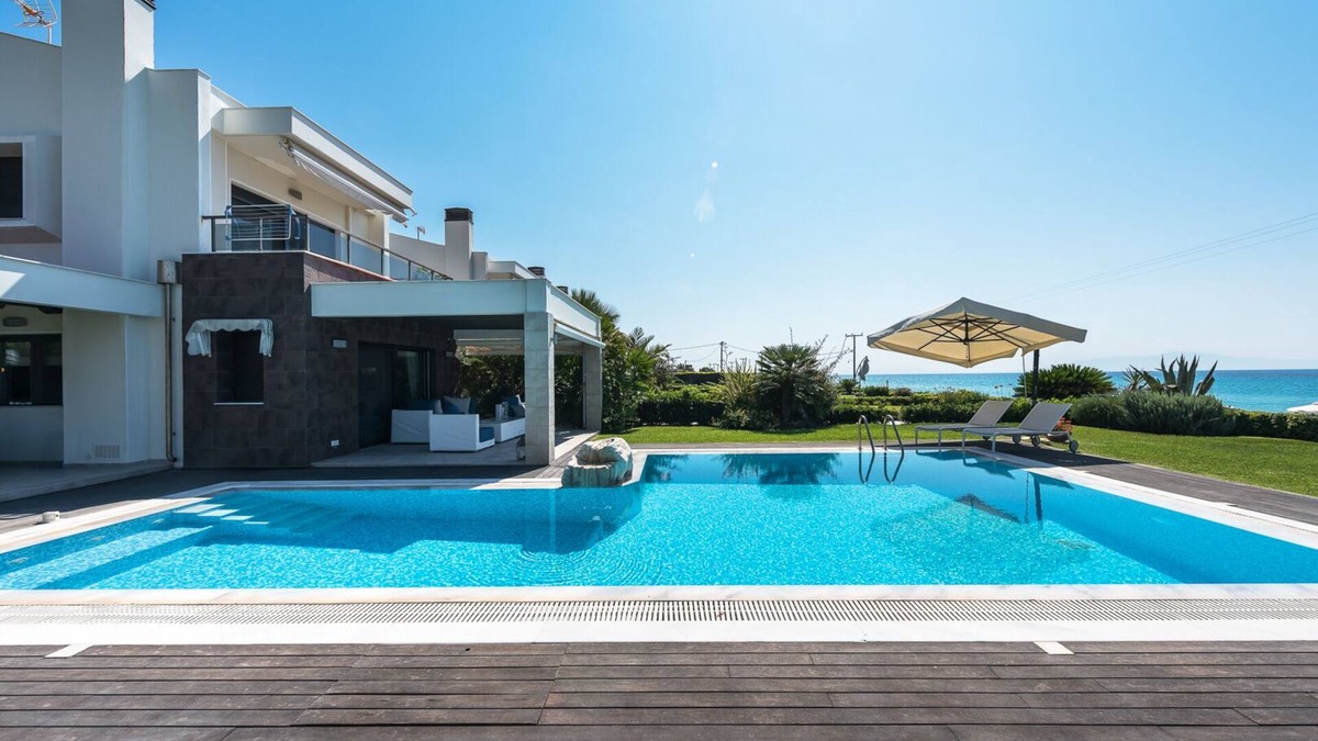 Halkidiki Villa | Possidi Glamour Villa by Luxlikehome