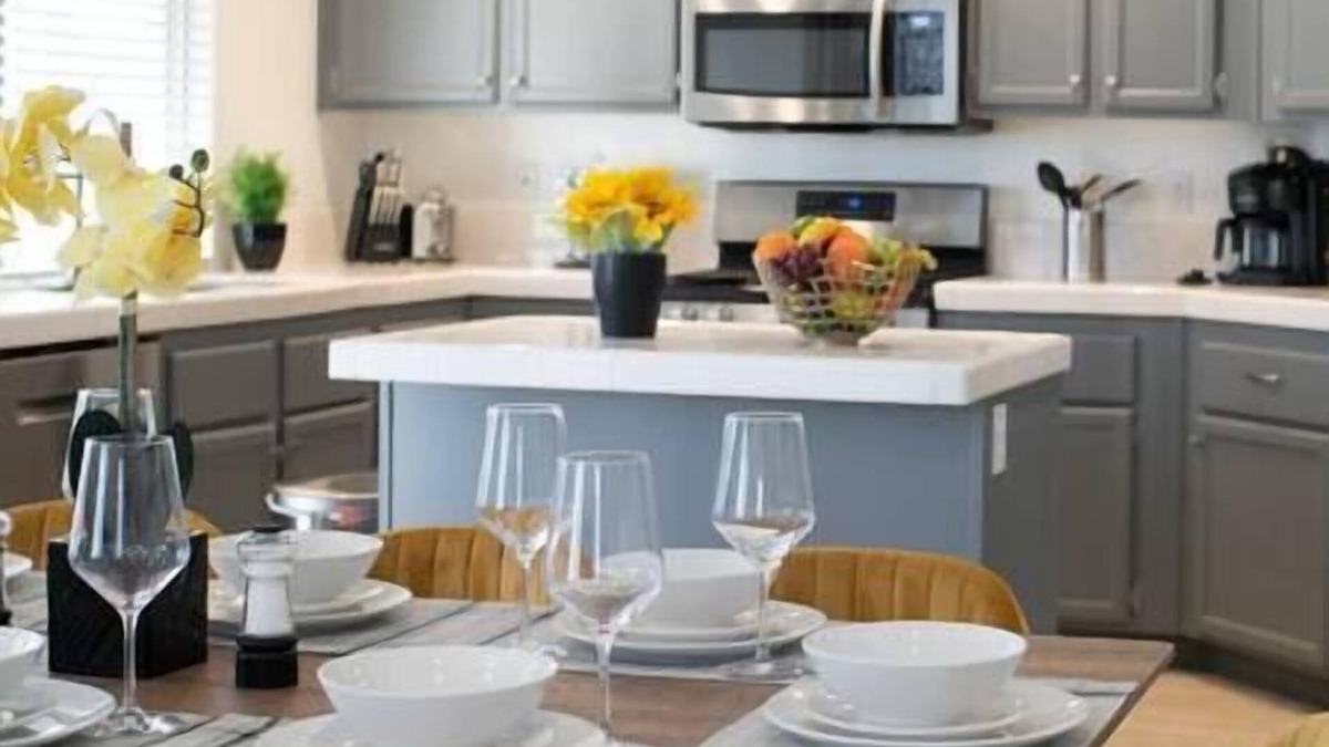 North Las Vegas House | Postmodern 4BR Vegas Retreat w/Pool and BBQ Grill