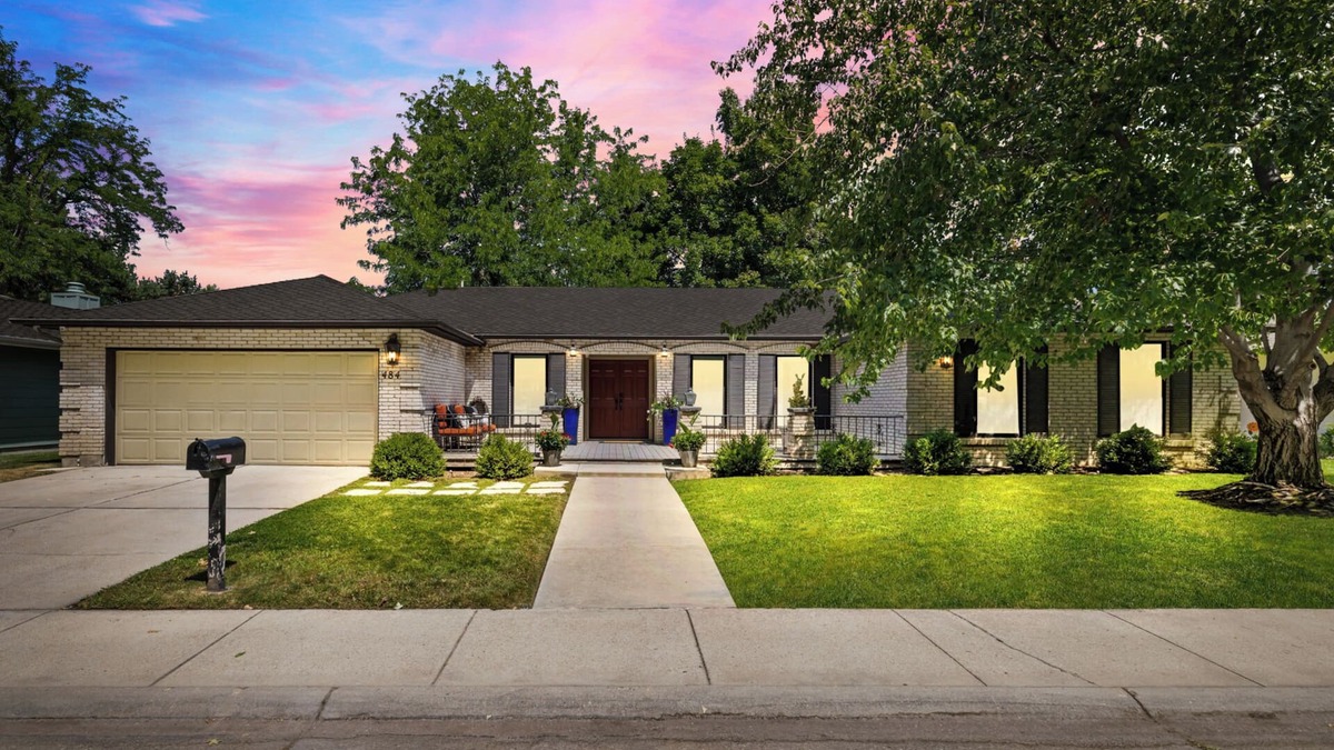 Southeast Boise House | Pottery Barn like Charmer, Close to Everything!