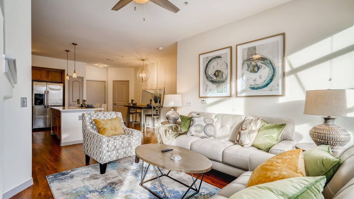 Lincoln Square Lofts Condo | Pottery Barn Perfect Steps 2 LightRail, Mall, Restaurants, Shop, Schwab,Skyridge