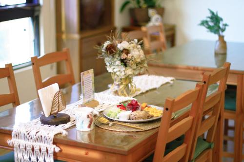 Jiji House | Pottery Flower B&B