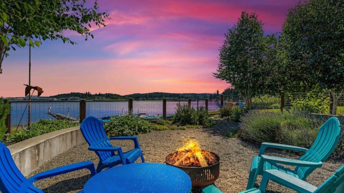 Poulsbo House | Poulsbo Shore Retreat w/Kayaks, SUPs, & Bikes!