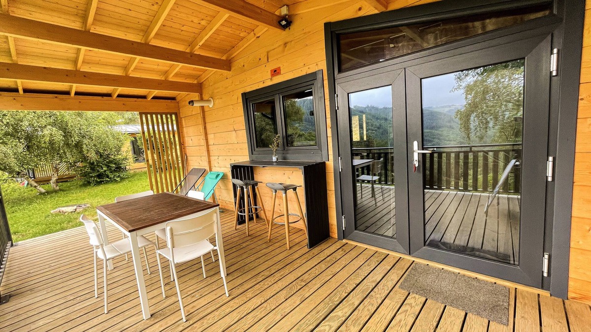Neuveglise-sur-Truyere Ski Chalet | Pour les Curieux de L'insolite Nature