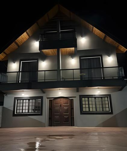 Vila Britania House | Pousada Impera - Campos do Jordão