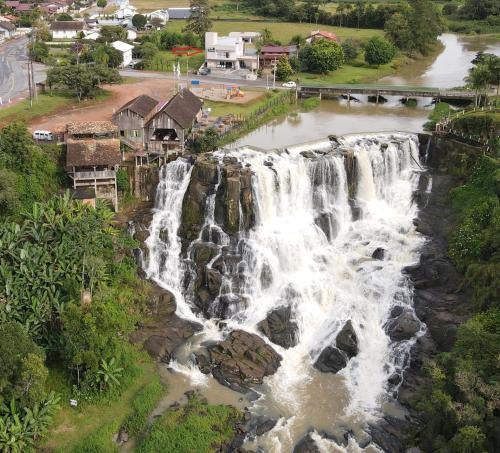 Doutor Pedrinho House | Pousada Salto Donner