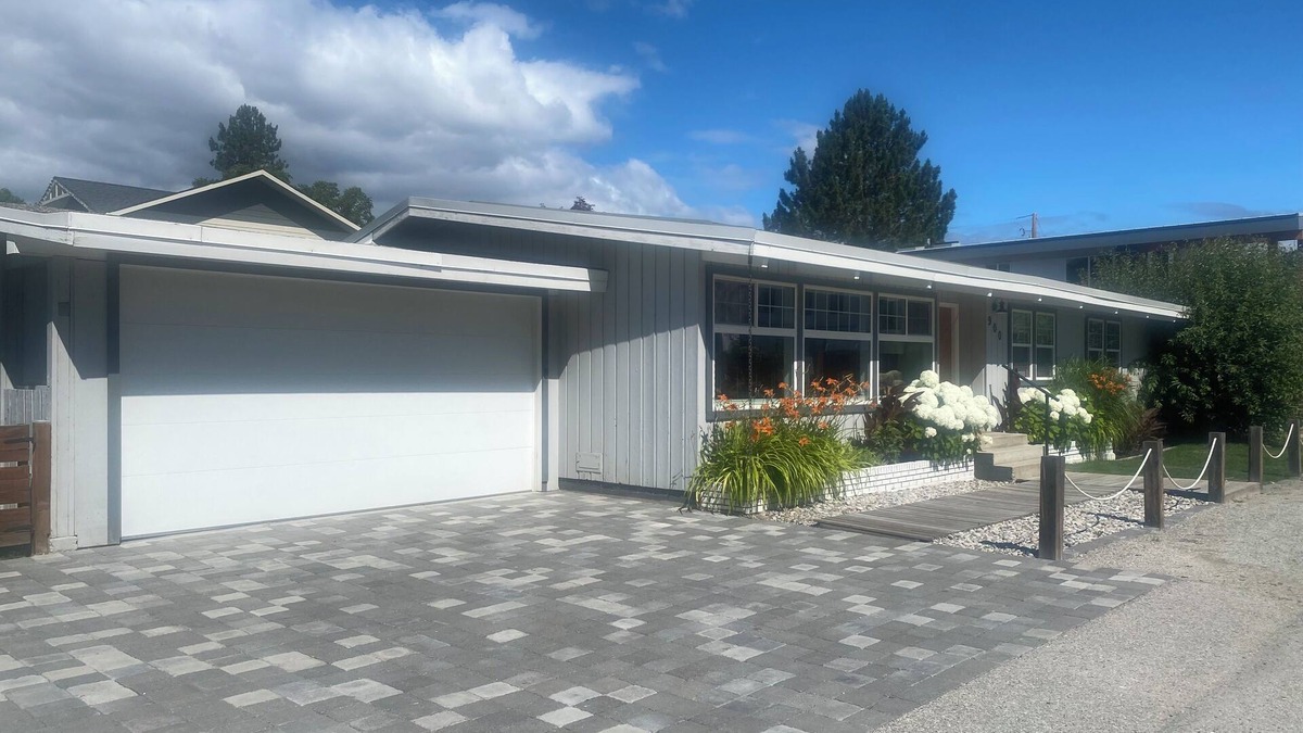 Okanagan-Similkameen House | Powell Beach Summer Home